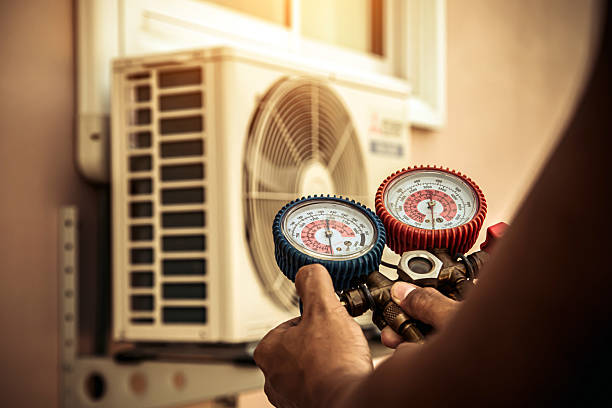 Professional Hvac technician working in Canton, MI